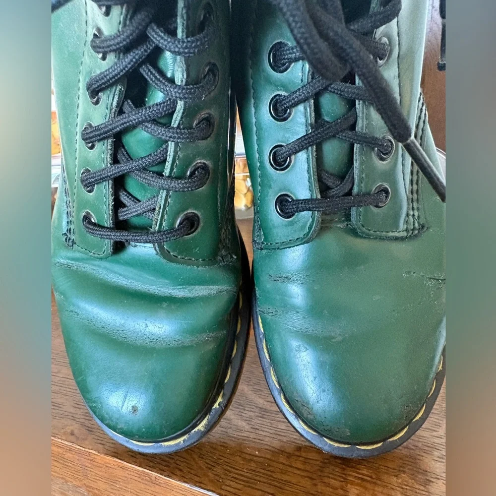 Doc Martens 1460 smooth leather green boots women size 7. - Picture 9 of 15